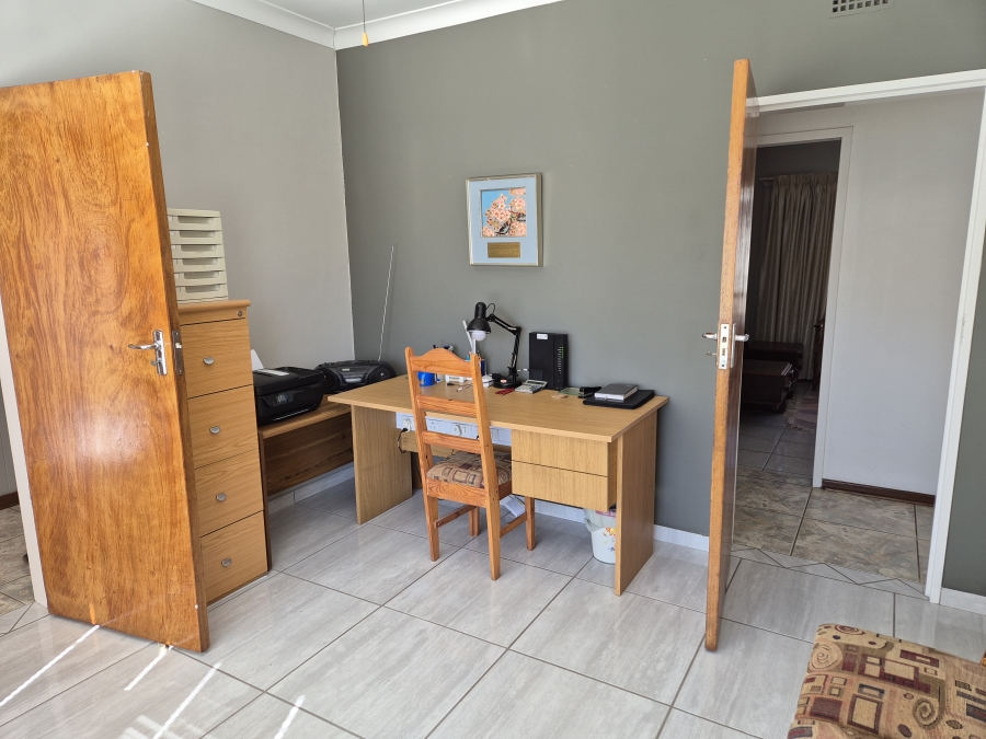 3 Bedroom Property for Sale in Flamwood North West